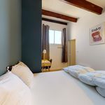 Rent a room of 120 m² in Aix-en-Provence