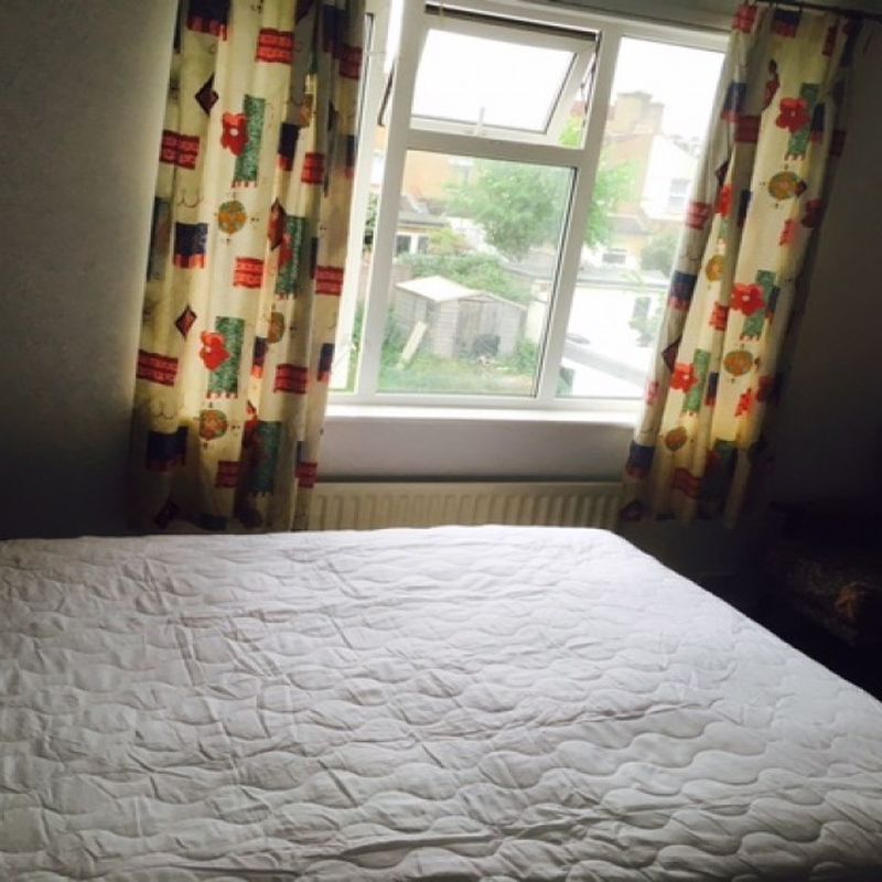 House Share for Letting - £450
 	 	pm