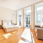 Rent a room of 30 m² in Porto