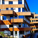 LANGHUS: Ubebodd og moderne 3-roms med vestvendt balkong | Fyring, varmtvann, TV og nett ink. | Ledig omgående!