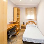 Rent 4 bedroom apartment of 86 m² in Valencia