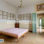 Affitto 6 camera appartamento di 1176 m² in Bologna