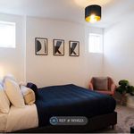 Rent 2 bedroom flat in Cirencester