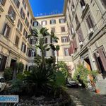 Affitto 6 camera appartamento di 250 m² in Napoli