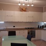 Affitto 3 camera appartamento di 104 m² in Castelnuovo del Garda