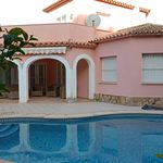 Rent 4 bedroom house of 242 m² in Oliva