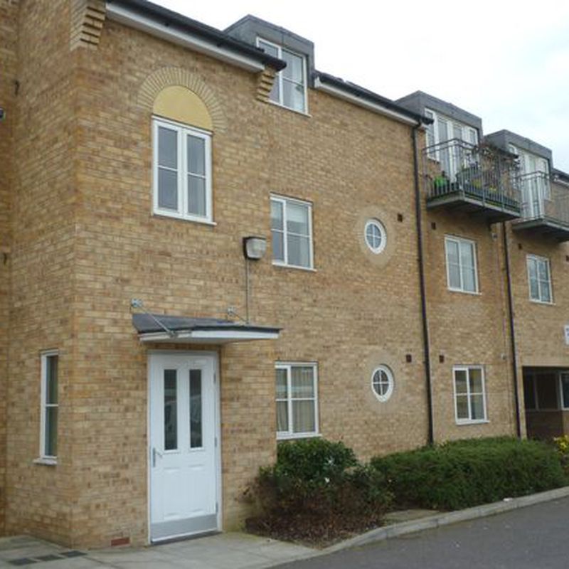 Flat to rent in Maidensfield, Welwyn Garden City AL8 Digswell Park