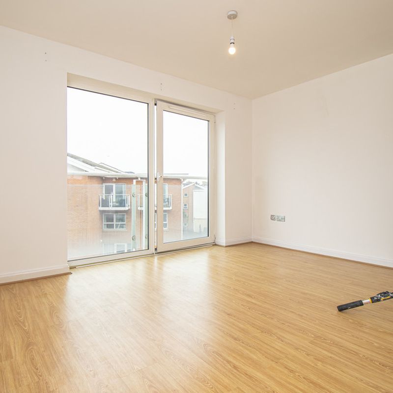 2 Bedroom Third Floor Apartment On Vienna House, Century Wharf, Cardiff - To Let - MGY Estate Agents Cardiff and Chartered Surveyors Butetown