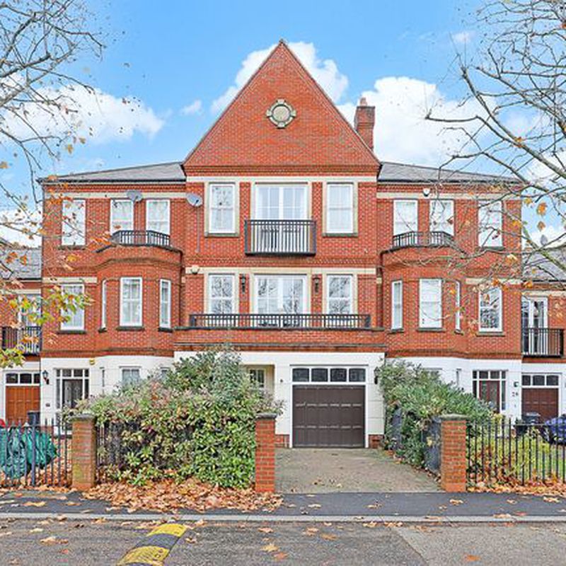 Semi-detached house to rent in Rosebury Square, Woodford Green IG8 Woodford Bridge