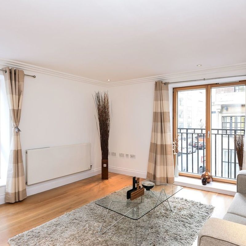 Apartment to Rent in  Dean Ryle Street, London, SW1P Millbank