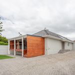 Rent 3 bedroom house of 495 m² in Cape Town