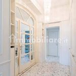 Affitto 5 camera appartamento di 410 m² in Cesano Maderno