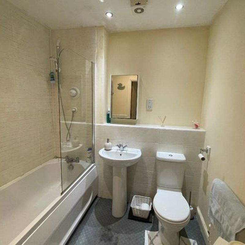 Flat to rent in The Ridings, Prenton, Wirral CH43