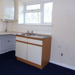 Flat to rent in High Street, Abercarn, Newport NP11