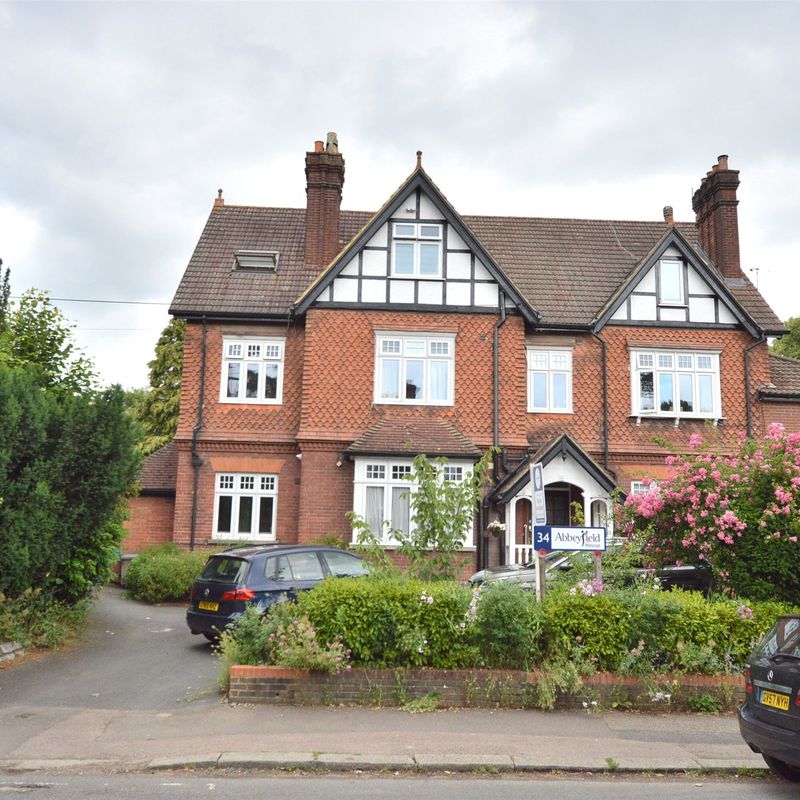 apartment for rent at Somers Road, Reigate, Surrey, RH2, UK