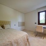 Alquilo 3 dormitorio apartamento de 127 m² en Estepona