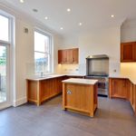 Rent 5 bedroom house of 287 m² in London