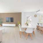 Rent 4 bedroom house of 260 m² in Nerja