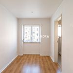 Rent 4 bedroom apartment of 155 m² in Lisboa