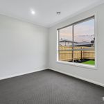 Rent 4 bedroom house in Victoria