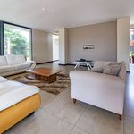 Rent 5 bedroom house of 1086 m² in eThekwini