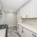 Rent 2 bedroom apartment of 950 m² in Bronxville