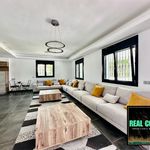 Rent 6 bedroom house of 742 m² in Las Brisas