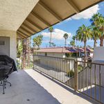 Rent 3 bedroom apartment of 107 m² in Palm Springs