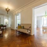 Appartement de 280 m² avec 1 chambre(s) en location à Paris