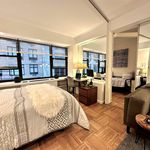 Rent 2 bedroom apartment of 51 m² in New York