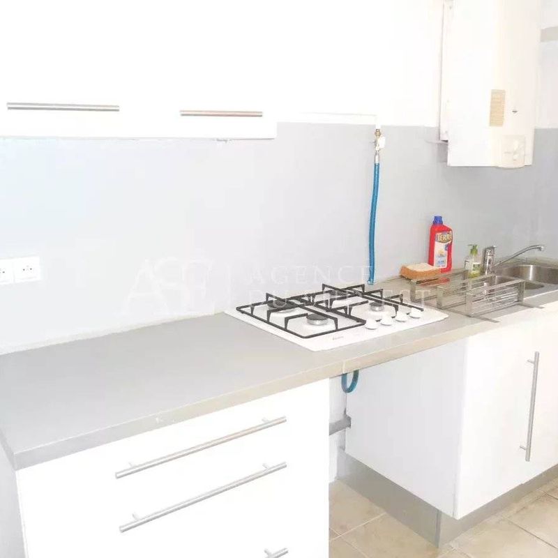 Rental apartment Aix-en-Provence, 3 rooms, 2 bedrooms, 65.94 m², €1,016 / Month (Fees included)
