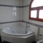 Rent a room of 414 m² in Chalandri