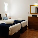 Rent 2 bedroom apartment of 395 m² in Albufeira