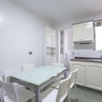 Rent a room of 125 m² in València