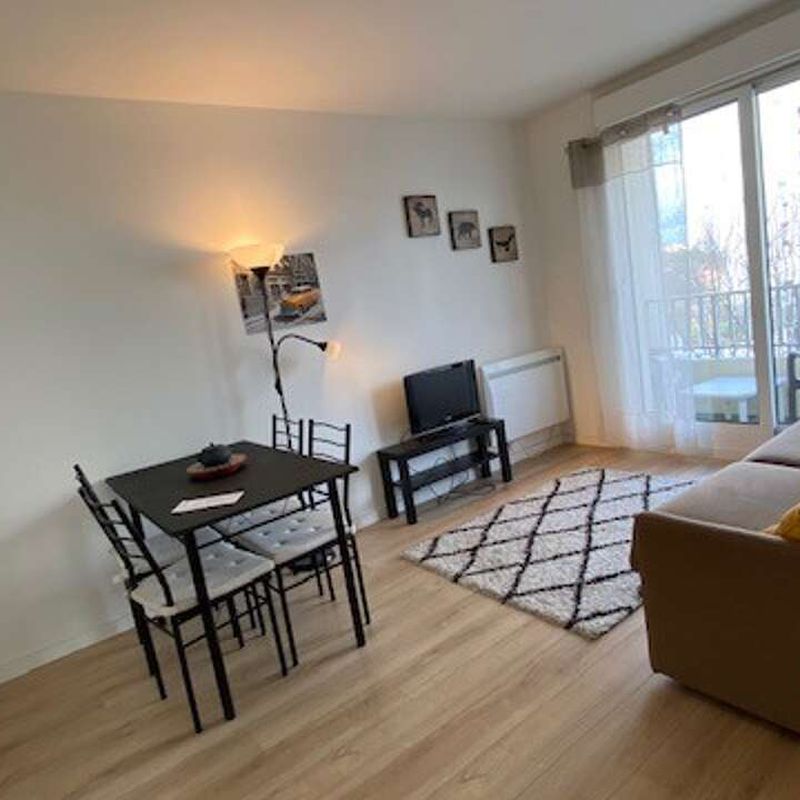 Location appartement 1 pièce 26 m² Colombes (92700)