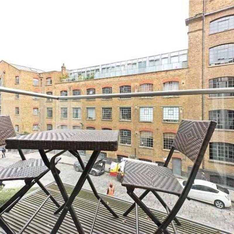 apartment at Gowers Walk, London, E1, England Wapping