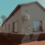 Rent 4 bedroom house of 970 m² in Lesedi