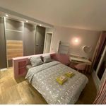 Rent 4 bedroom apartment of 115 m² in Paris