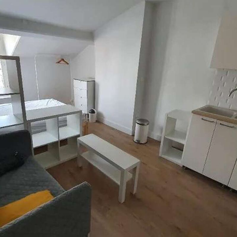 Location appartement 1 pièce 17 m² Oullins (69600)