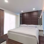 Rent 2 bedroom apartment of 100 m² in Khlong Tan