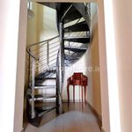 Affitto 4 camera appartamento di 165 m² in Modena