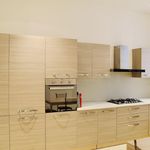 Affitto 8 camera appartamento di 330 m² in Torino