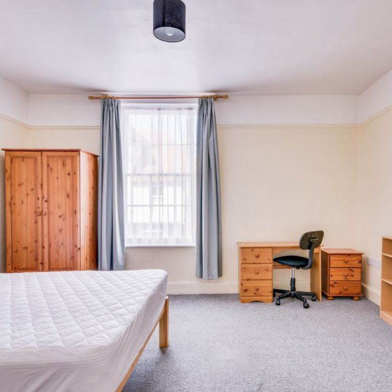 £426 p/w (£1,846 pcm)
 
 
 ⓘ
 
 The monthly or weekly payment required by the landlord. Read our glossary page 
 
 
 St Dunstans Street, Canterbury St Dunstan's