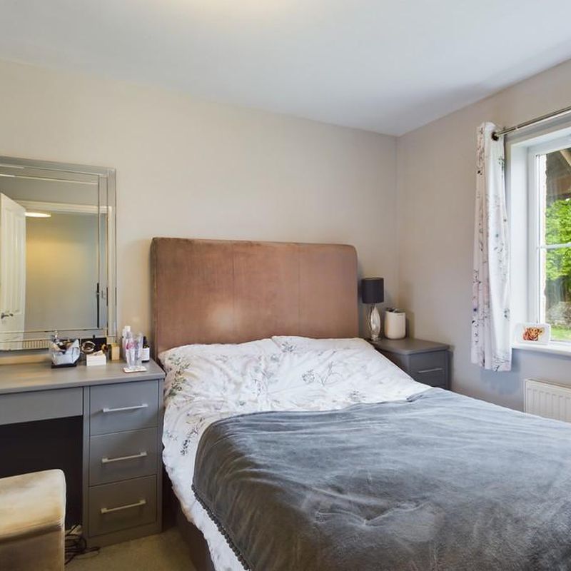 Hawthorn Gardens, Kendal, LA9 6FG 2 bed ground floor flat to rent - £680 pcm (£157 pw) Kentrigg