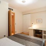 Rent 2 bedroom apartment of 80 m² in Zaragoza