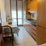 Affitto 3 camera appartamento di 90 m² in Piacenza