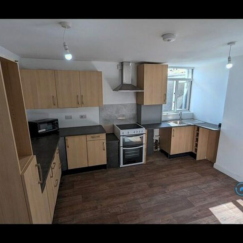3 Bedroom Flat To Rent In Quay Street, Ammanford, SA18