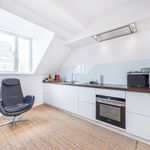 Rent 2 bedroom house of 90 m² in Ixelles