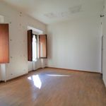 Rent 5 bedroom apartment of 200 m² in Roma