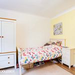 Rent 3 bedroom flat in Hoddesdon